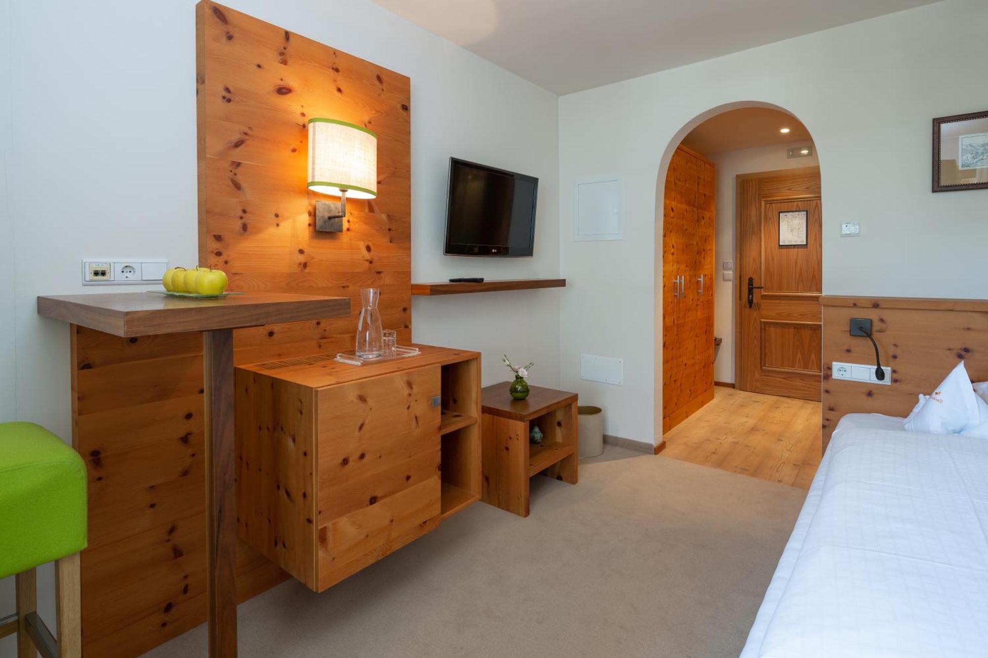 Mirabell Dolomites Hotel - Luxury Ayurveda & Spa Olang 외부 사진