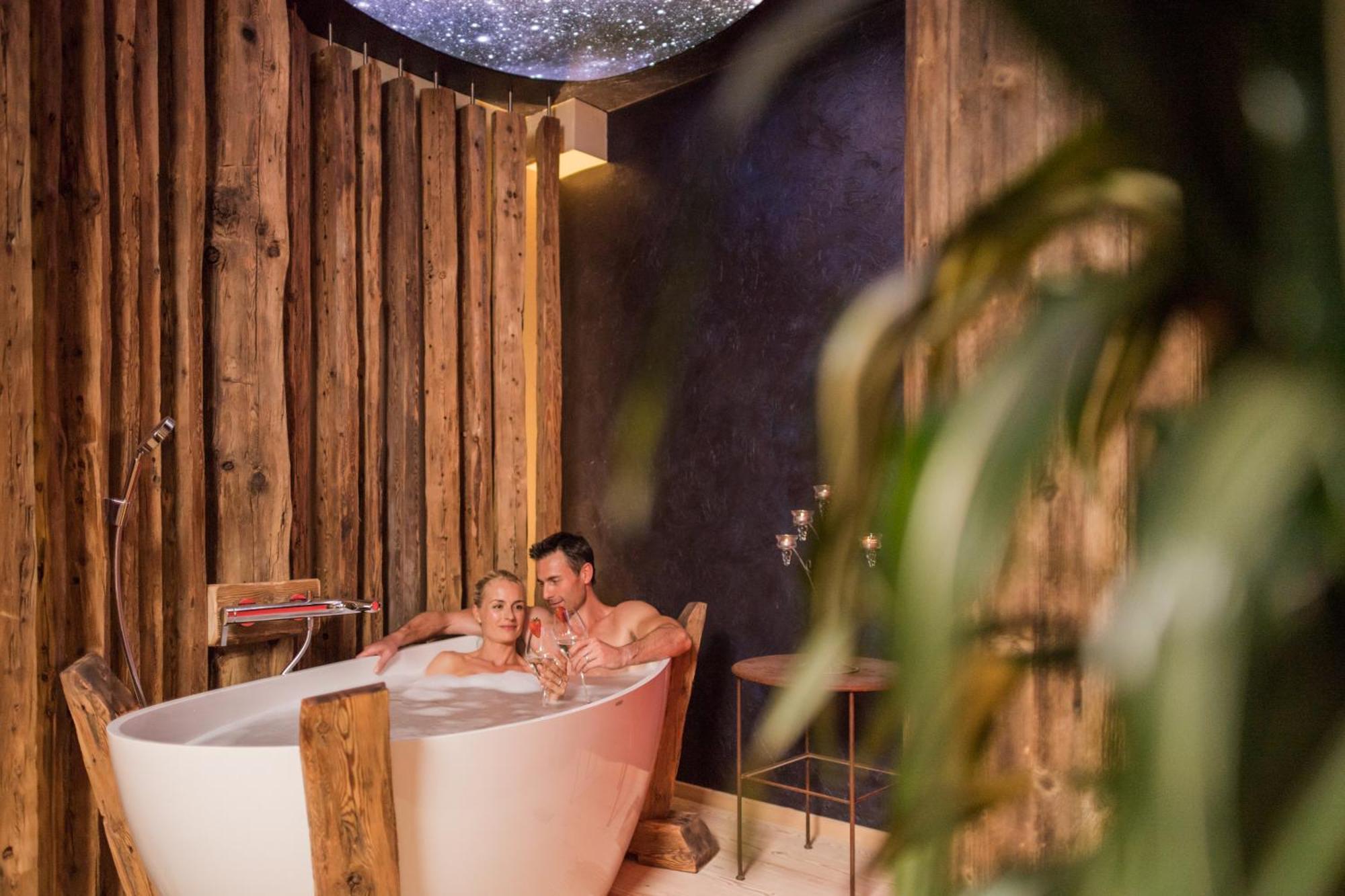 Mirabell Dolomites Hotel - Luxury Ayurveda & Spa Olang 외부 사진