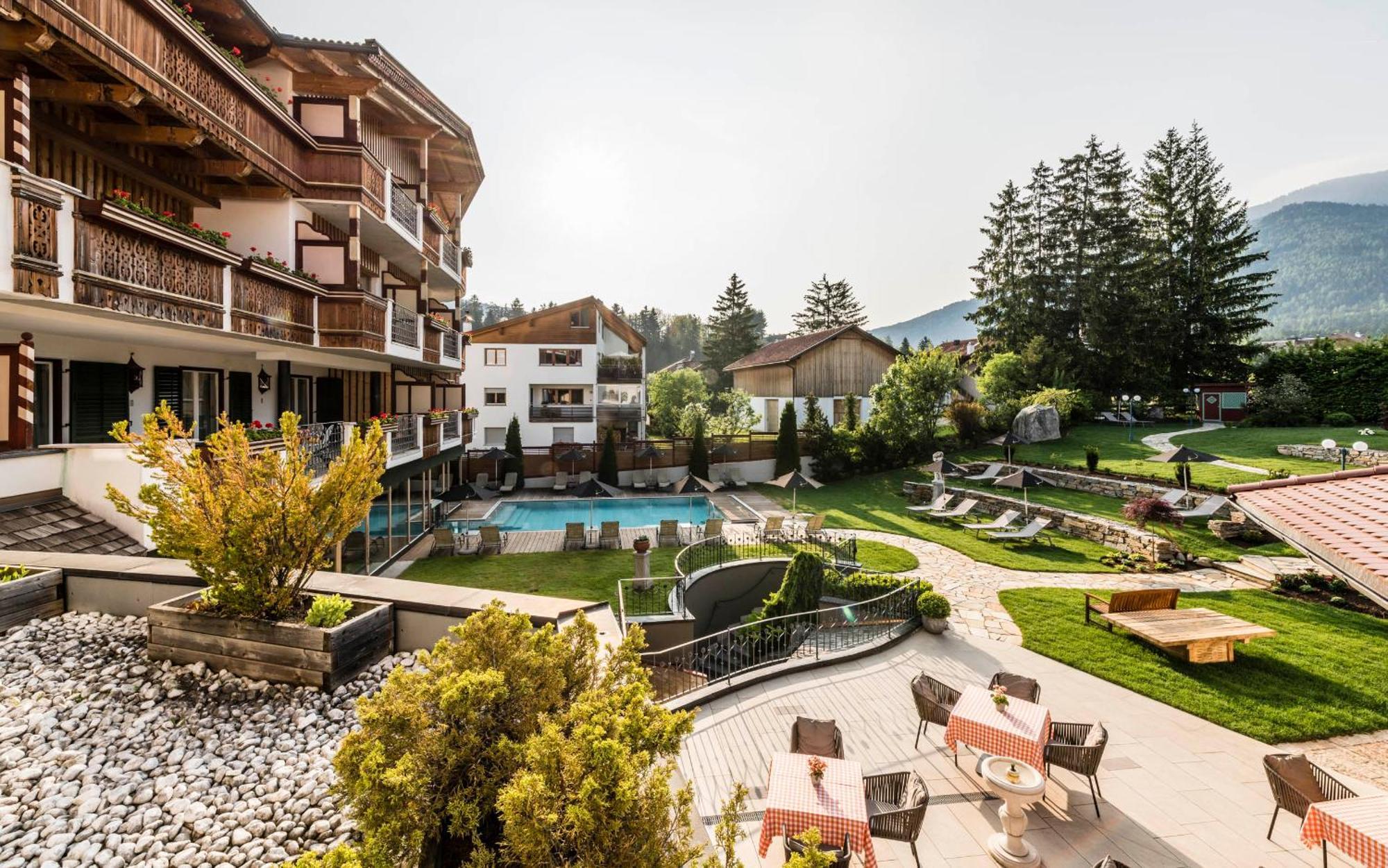 Mirabell Dolomites Hotel - Luxury Ayurveda & Spa Olang 외부 사진