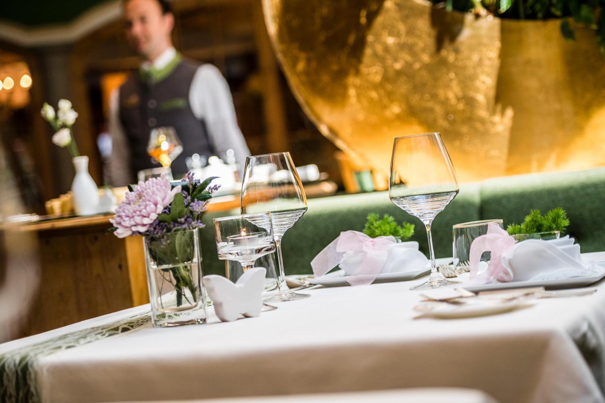 Mirabell Dolomites Hotel - Luxury Ayurveda & Spa Olang 외부 사진